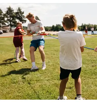 Tug O war Drakamptau med ring